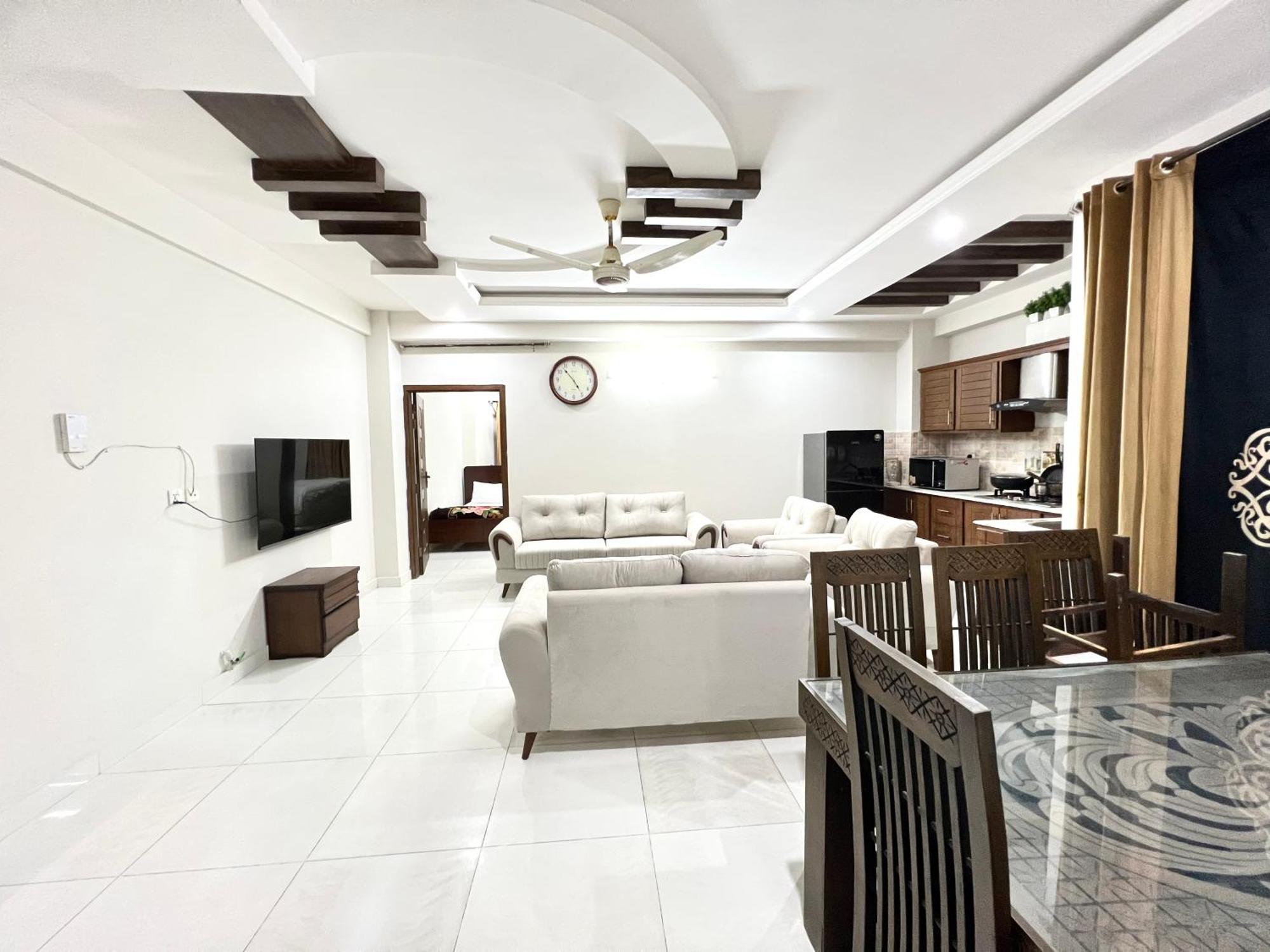 Luxury Apartment Rentals Исламабад Экстерьер фото
