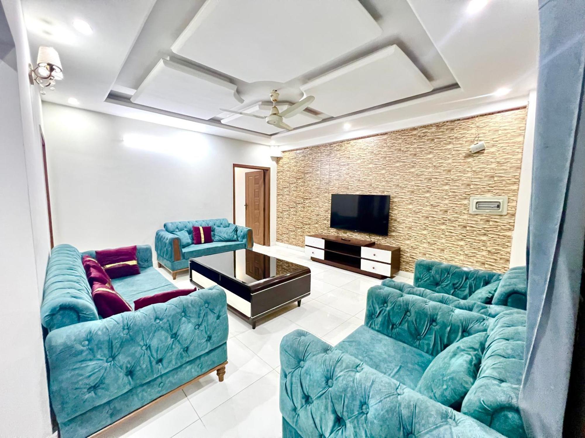 Luxury Apartment Rentals Исламабад Экстерьер фото